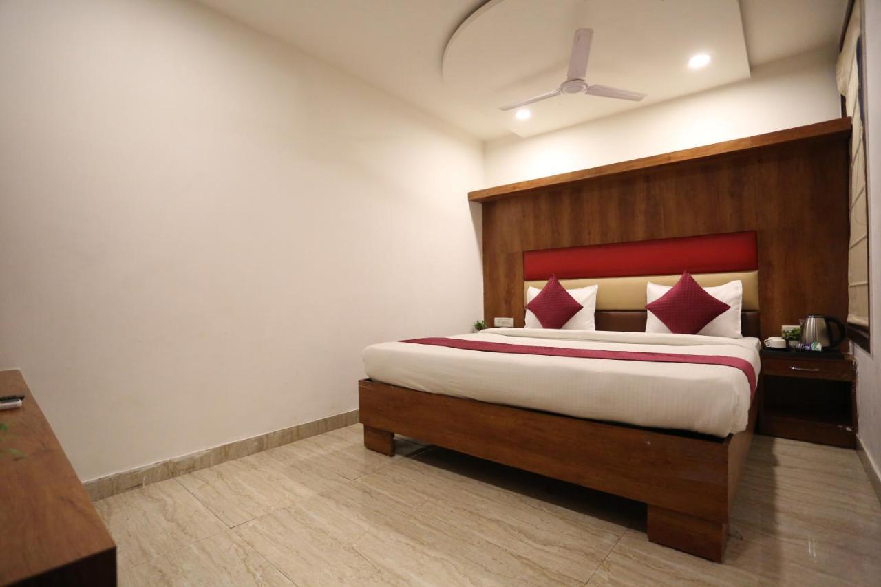 Hotel Sm Suits Near Delhi Airport-Unit By Grand Urban Luxury Nueva Delhi Exterior foto