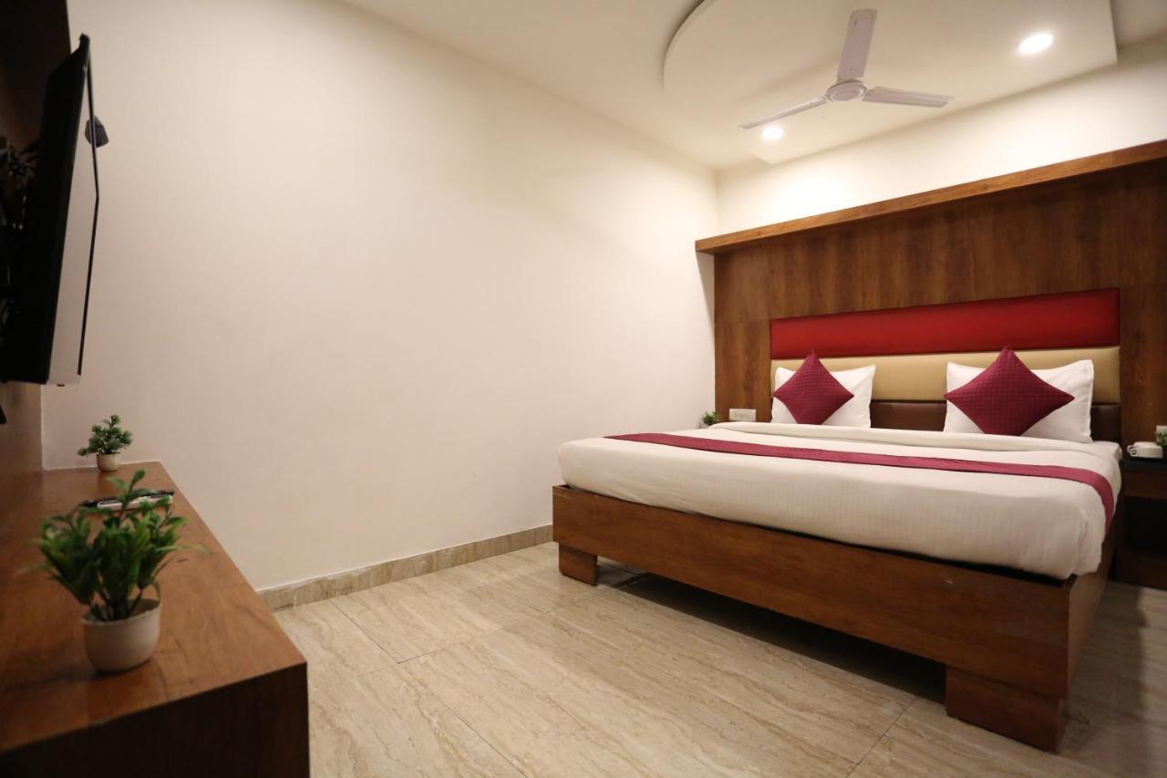Hotel Sm Suits Near Delhi Airport-Unit By Grand Urban Luxury Nueva Delhi Exterior foto