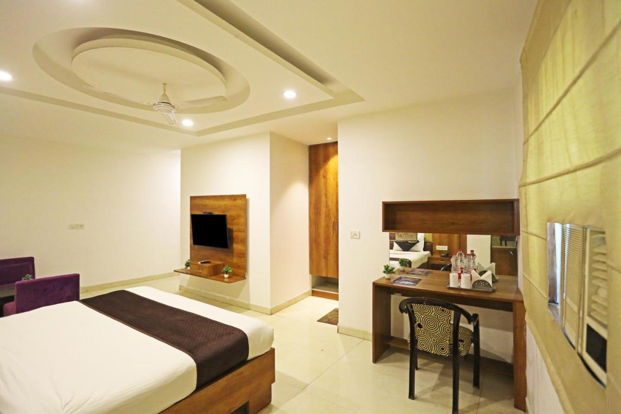 Hotel Sm Suits Near Delhi Airport-Unit By Grand Urban Luxury Nueva Delhi Exterior foto