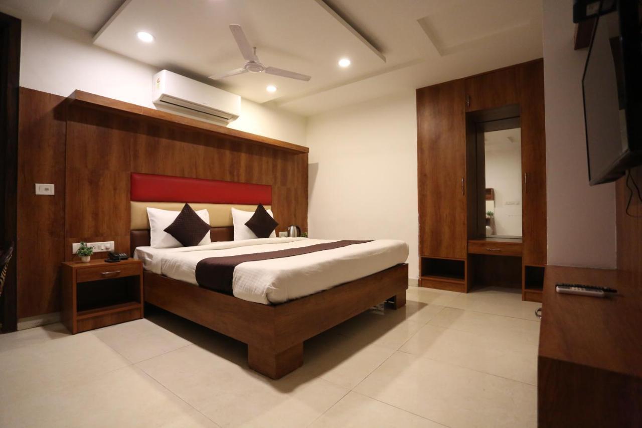 Hotel Sm Suits Near Delhi Airport-Unit By Grand Urban Luxury Nueva Delhi Exterior foto