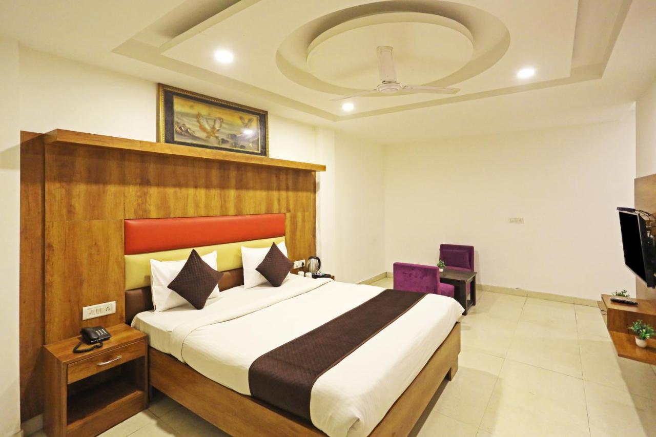 Hotel Sm Suits Near Delhi Airport-Unit By Grand Urban Luxury Nueva Delhi Exterior foto
