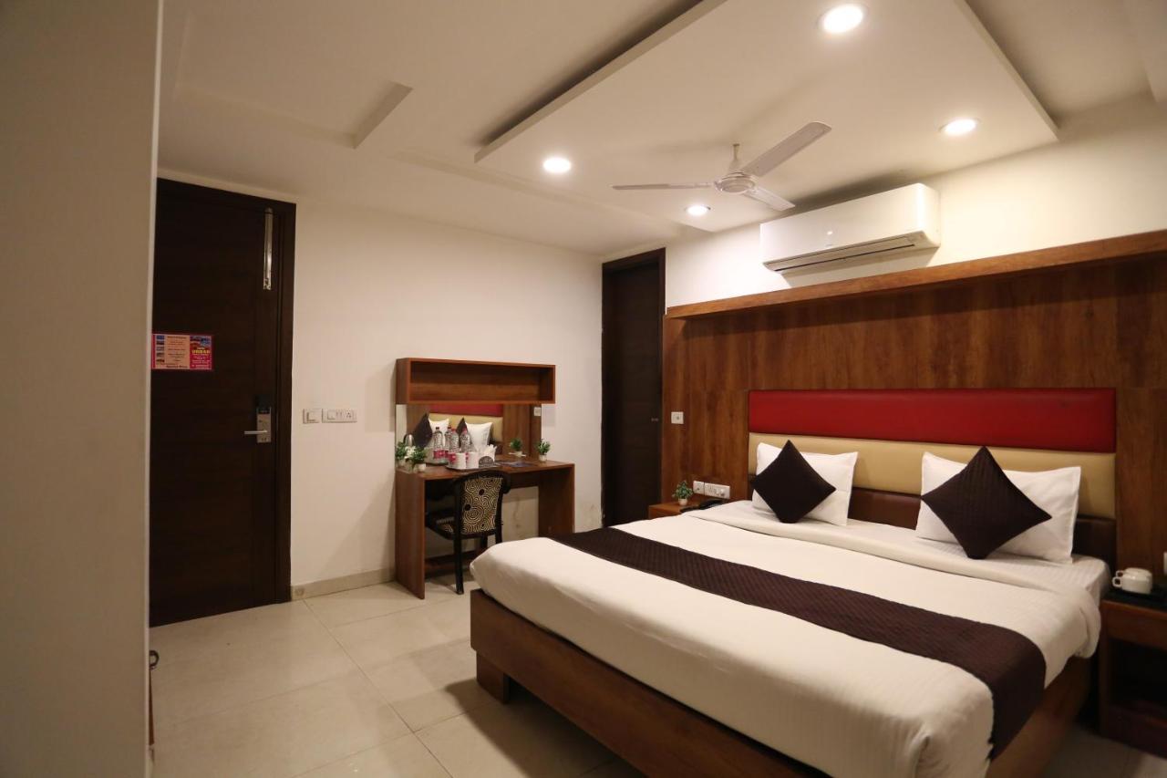 Hotel Sm Suits Near Delhi Airport-Unit By Grand Urban Luxury Nueva Delhi Exterior foto