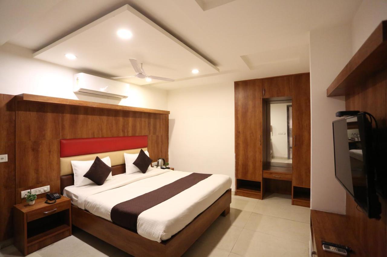 Hotel Sm Suits Near Delhi Airport-Unit By Grand Urban Luxury Nueva Delhi Exterior foto