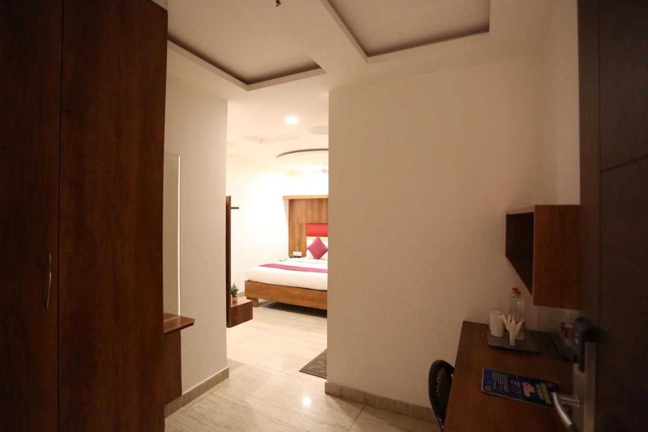 Hotel Sm Suits Near Delhi Airport-Unit By Grand Urban Luxury Nueva Delhi Exterior foto